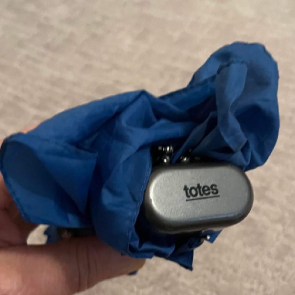 Totes water resistant Mini Manual Umbrella